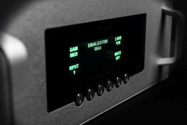 Ref-Ph-3-SE-front-angle_hi-res